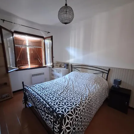 F2 Pieds Dans L'eau * Casaglione