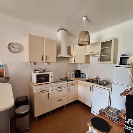 F2 Pieds Dans L'eau Διαμέρισμα